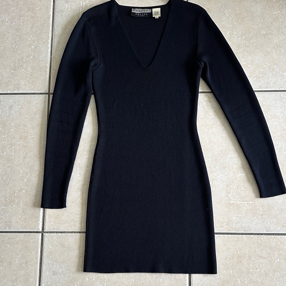 Wayne Rogers Dresses , Slim Black V-Neck Long-Sleeve Silk Dress